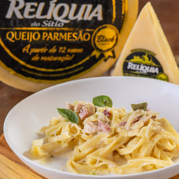 Massa com queijo parmesão Relíquia