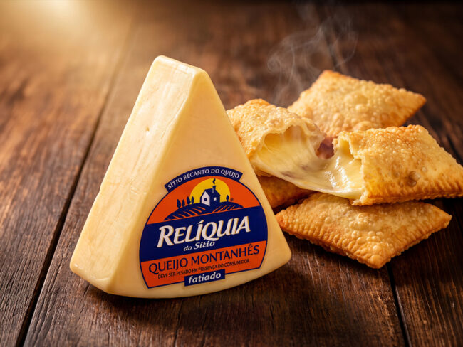 Queijo Parmesão Relíquia com salgados assados